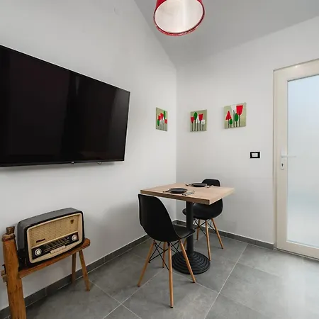 Urban Grey Apartment *